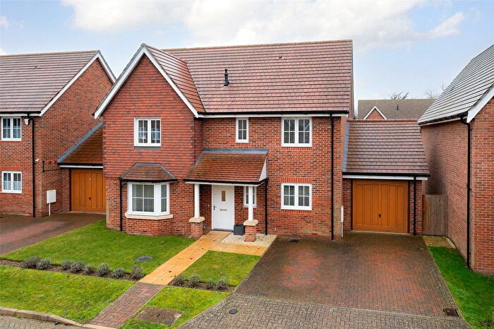 4 Bedroom Detached House For Sale In Readwin Crescent, Wokingham, Berkshire, RG40