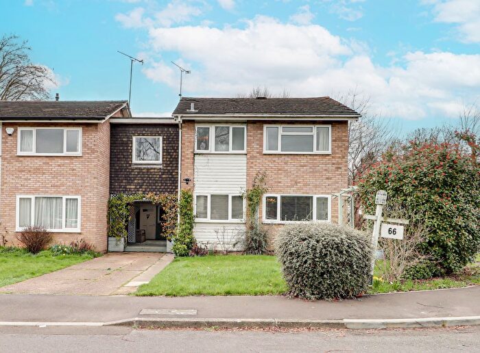 3 Bedroom Link Detached House For Sale In Meadowcroft, St. Albans, Hertfordshire, AL1