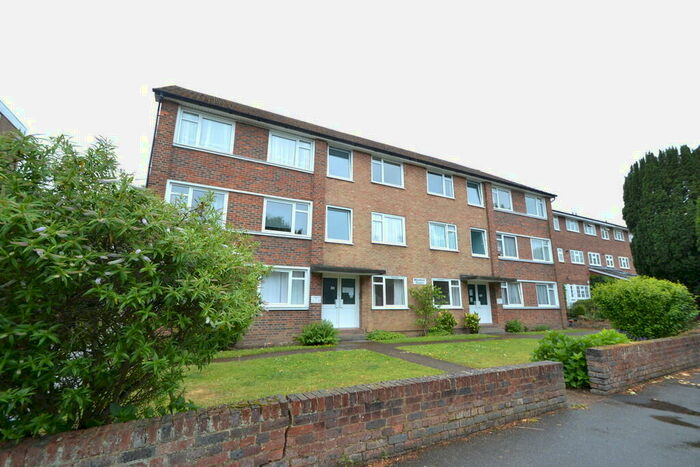 2 Bedroom Apartment To Rent In Kingston, KT1