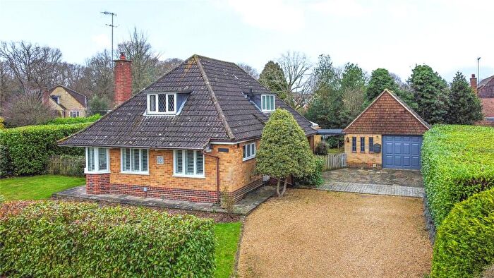 3 Bedroom Detached House For Sale In Woodstock, West Clandon, GU4