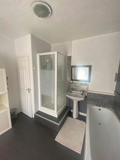 2 Bedroom End Of Terrace House To Rent In Wood Road, Pontypridd, CF37