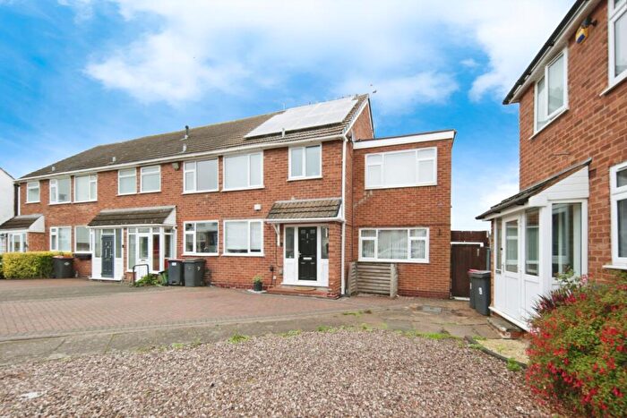 3 Bedroom End Of Terrace House For Sale In Arden Croft, Birmingham, West Midlands, B46