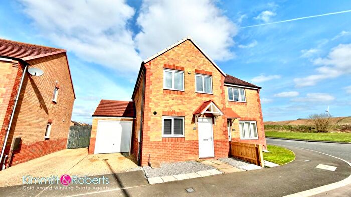 3 Bedroom Semi Detached House For Sale In Eppleton Estate, Hetton-le-hole, Houghton Le Spring, Tyne And Wear, DH5