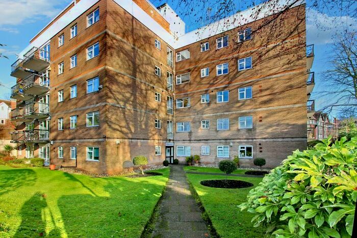 1 Bedroom Apartment To Rent In Pinfold Court, Whitefield, M45