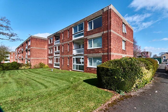 3 Bedroom Flat To Rent In Marlborough Drive, Frenchay, Bristol, BS16