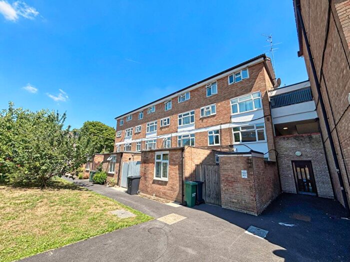 4 Bedroom Apartment To Rent In Marston House, Fairfax Avenue, Redhill, RH1