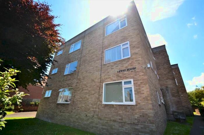 Studio To Rent In Lewes Road, Eastbourne BN21