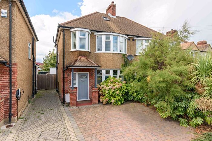 3 Bedroom Semi-Detached House For Sale In Stuart Avenue, Walton-On-Thames, KT12