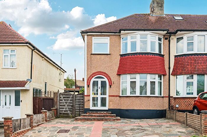 3 Bedroom Semi Detached House For Sale In Trentham Drive, Orpington, Kent, BR5