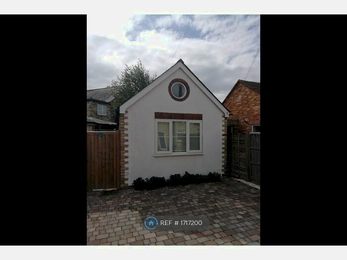 Studio To Rent In Mill Road, Royston, SG8