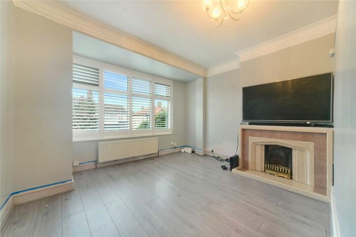 4 Bedroom Terraced House To Rent In Norbury Cross, London, SW16