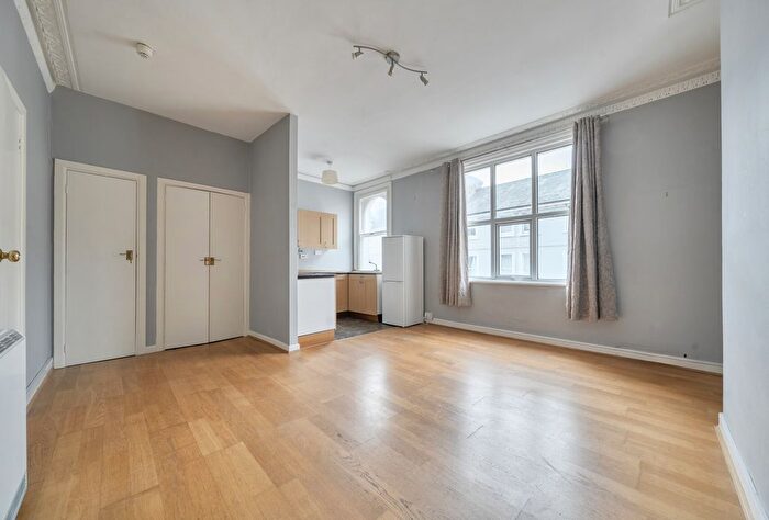 1 Bedroom Flat For Sale In Dudley Road, Tunbridge Wells, Kent, TN1