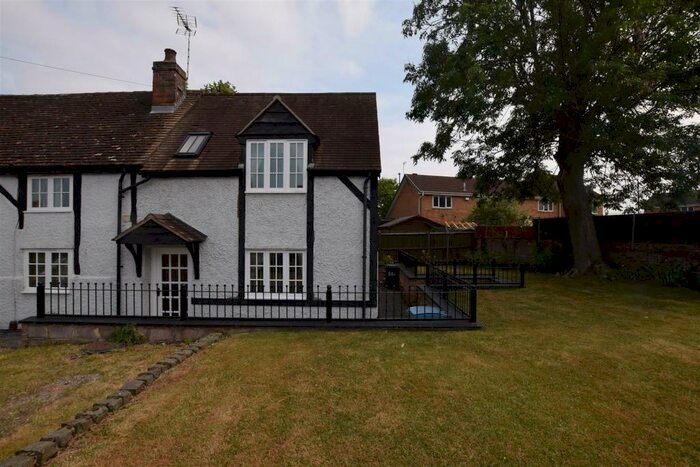 2 Bedroom Cottage To Rent In Brandon Road Rear Cottage Binley Coventry, CV3