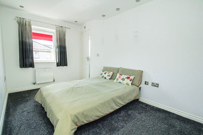 2 Bedroom Coach House For Sale In Kingfisher Road, Portishead, Portishead, Bristol, BS20