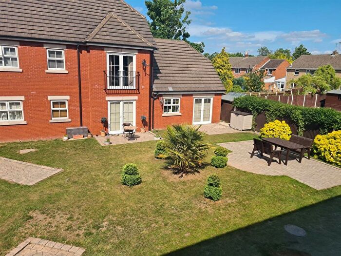 2 Bedroom Flat To Rent In Crookesbroom Lane, Hatfield, Doncaster, DN7