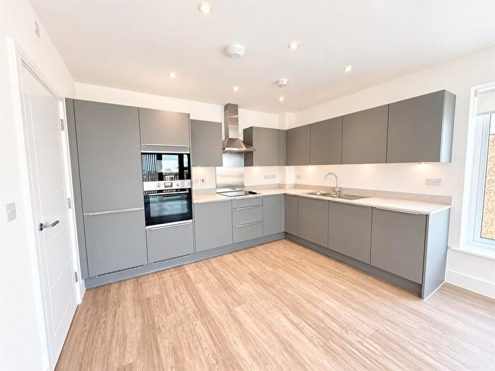 2 Bedroom Flat To Rent In The Quarry, Erith, DA8