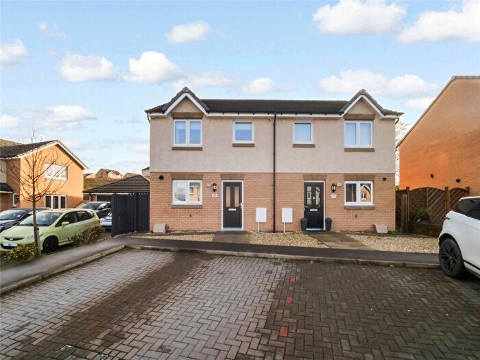 3 Bedroom Semi Detached House For Sale In Thistledown Drive, Cambuslang, Glasgow, South Lanarkshire, G72