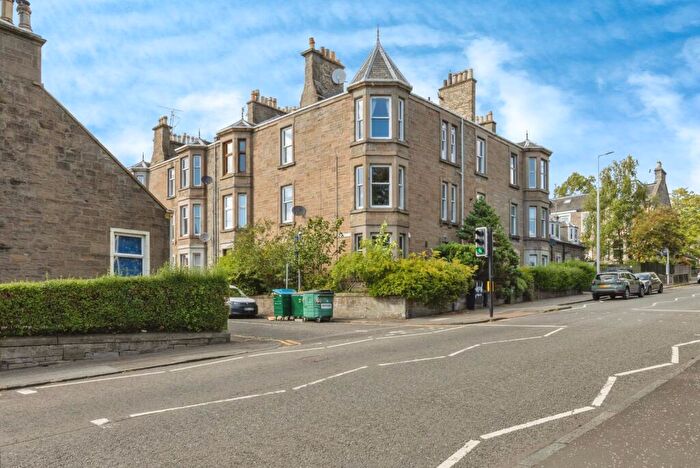 2 Bedroom Flat For Sale In Forfar Road, Dundee, Angus, DD4