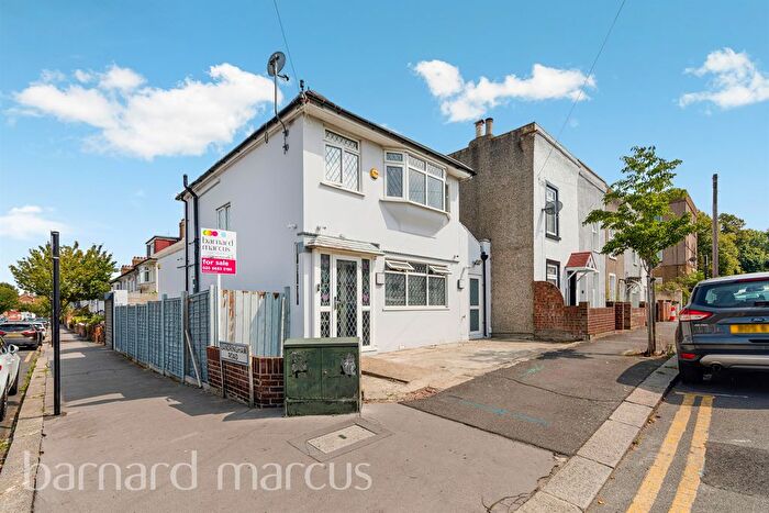 3 Bedroom Detached House For Sale In Pitt Road, Thornton Heath, CR7