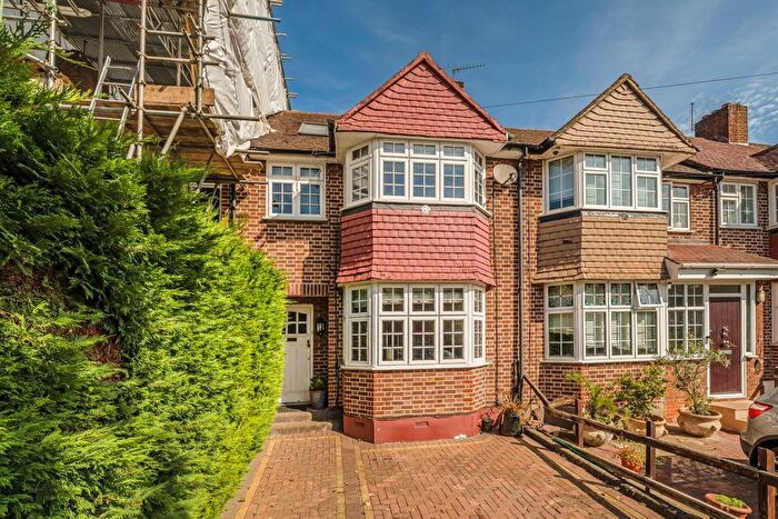 4 Bedroom Terraced House To Rent In Lincoln Avenue, Twickenham, TW2