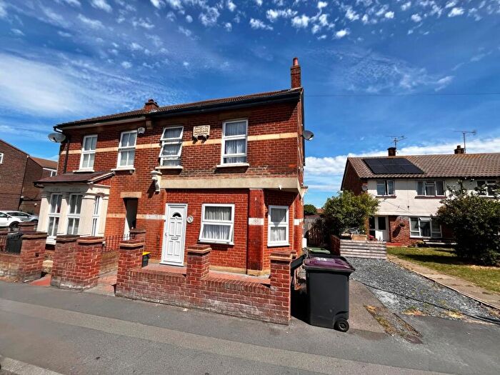 4 Bedroom Semi-Detached House To Rent In High Street, Great Wakering, Southend-on-Sea, Essex, SS3