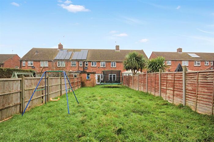 3 Bedroom Terraced House For Sale In Gloucester Crescent, Rushden, NN10