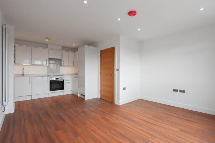 1 Bedroom Flat To Rent In Rye Road, Hoddesdon, EN11