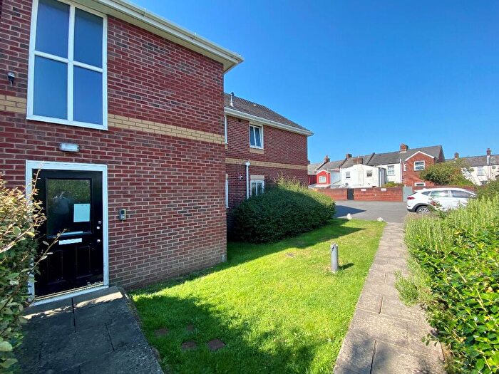2 Bedroom Flat To Rent In Retail Park Close, Exeter, EX2