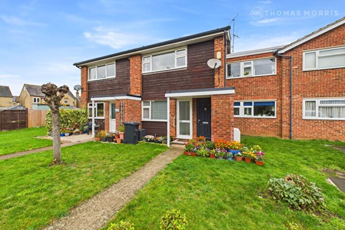 2 Bedroom Maisonette For Sale In Saffron Court, Biggleswade, Bedfordshire, SG18