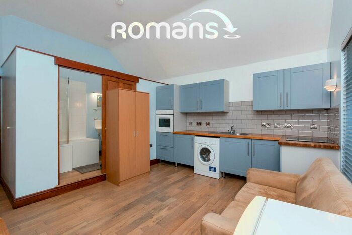 Studio To Rent In Upper Hale Road, Farnham, GU9