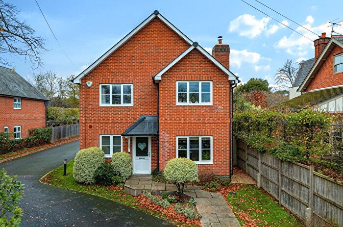 4 Bedroom Detached House For Sale In Morden Close, Mortimer, Reading, Berkshire, RG7