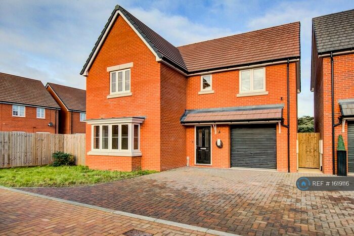 4 Bedroom Detached House To Rent In Hastings Close, Bricket Wood, St. Albans, AL2