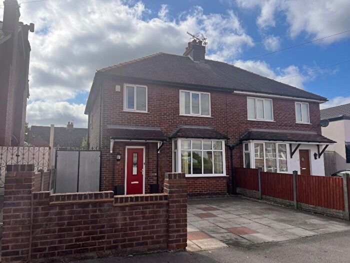 3 Bedroom Semi Detached House To Rent In Weldbank Lane, Chorley, Lancashire, PR7
