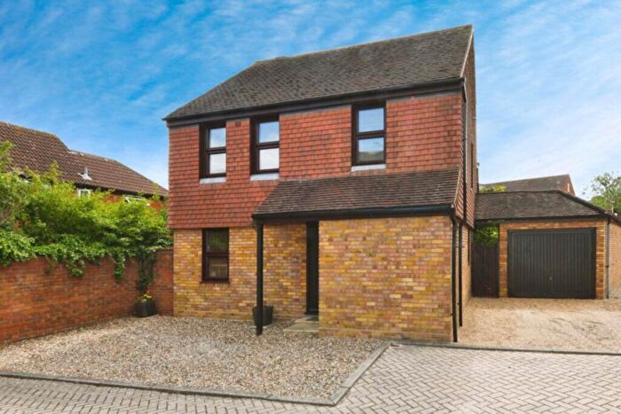 4 Bedroom Detached House For Sale In Brentwood Place, Brentwood, CM15