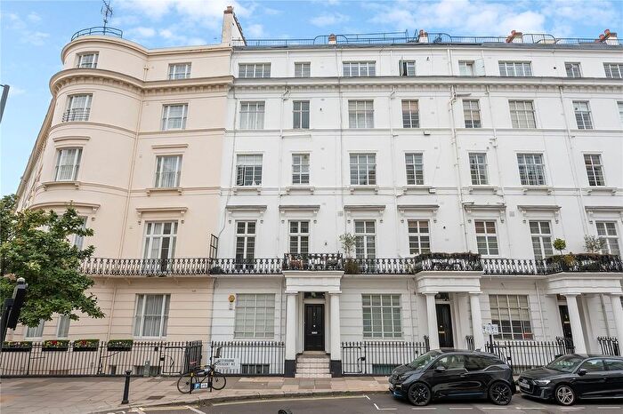 2 Bedroom Flat For Sale In Westbourne Crescent, London, W2