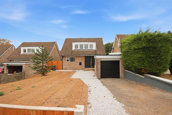 3 Bedroom Detached House For Sale In Highlow Close, Loundsley Green, Chesterfield, S40