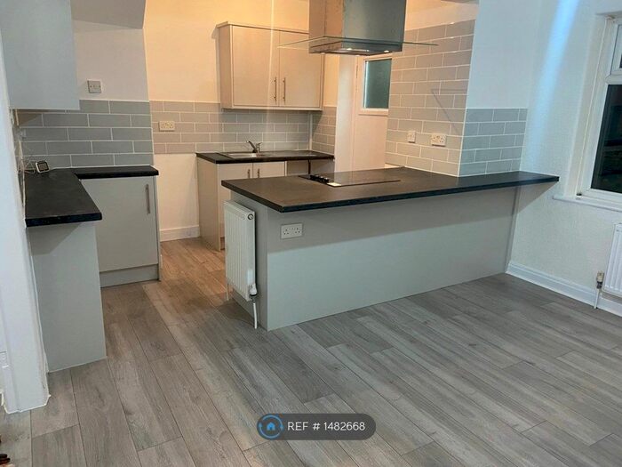 3 Bedroom Semi-Detached House To Rent In Castlewood Road, Salford, M7