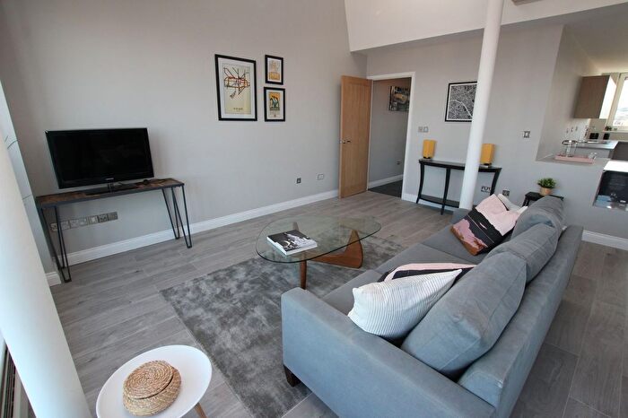 2 Bedroom Flat To Rent In Adams Walk, Nottingham, NG1
