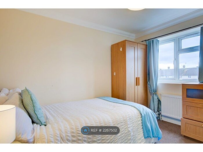 6 Bedroom Semi-Detached House To Rent In Alandale Close, Reading, RG2