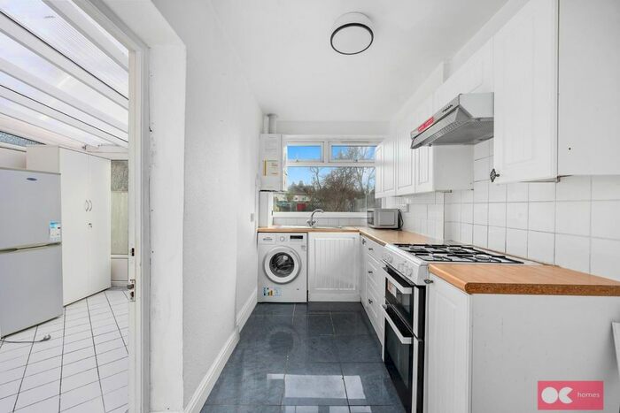 3 Bedroom Terraced House To Rent In Heath Park Road, Heath Park, Romford, RM2