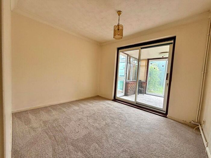 2 Bedroom Bungalow For Sale In Swallow Drive, Milford On Sea, Lymington, Hampshire, SO41