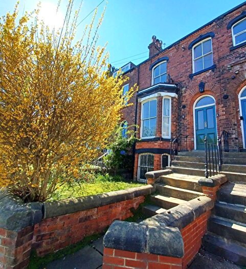 3 Bedroom Terraced House To Rent In Woodland View, Leeds, West Yorkshire, Uk, LS7
