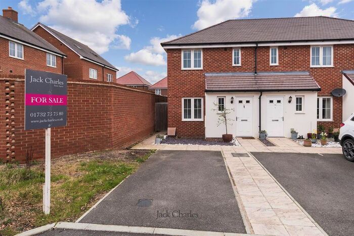 2 Bedroom End Of Terrace House For Sale In Maddocks Close, Paddock Wood, Tonbridge, TN12