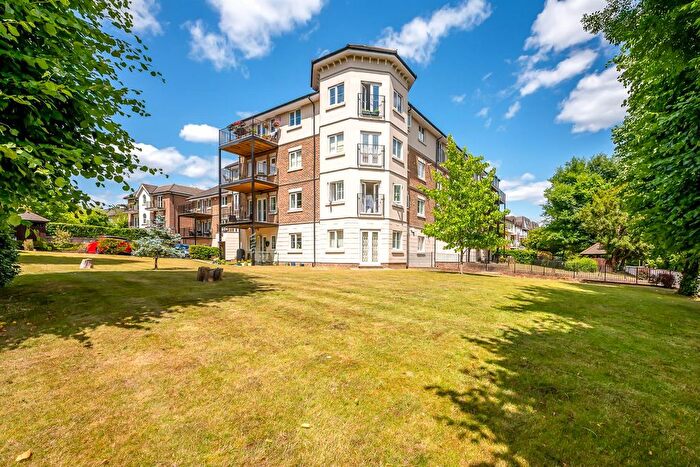 3 Bedroom Flat To Rent In South Hill Road, Bromley, BR2