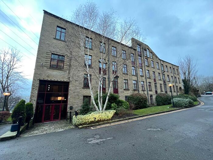 2 Bedroom Apartment To Rent In Garden Mill, Garden Street North, Halifax, HX3