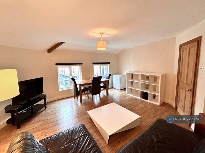 2 Bedroom Penthouse To Rent In Hyde Park Road, Leeds, LS6