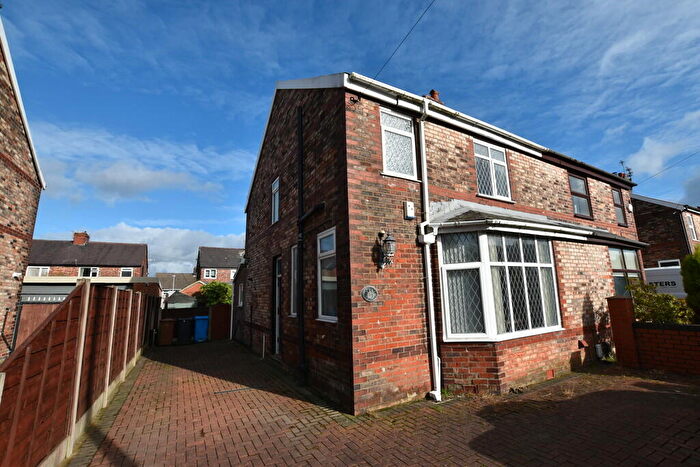 3 Bedroom Semi-Detached House To Rent In Rake Lane, Swinton, Manchester, M27