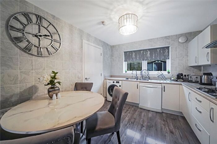 2 Bedroom End Of Terrace House For Sale In Ardencraig Terrace, Glasgow, Glasgow City, G45