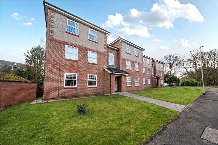 2 Bedroom Flat For Sale In Fairfield Court, Leeds, West Yorkshire, LS17
