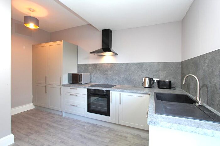 2 Bedroom Flat To Rent In Maxwell Street, Morningside, Edinburgh, EH10